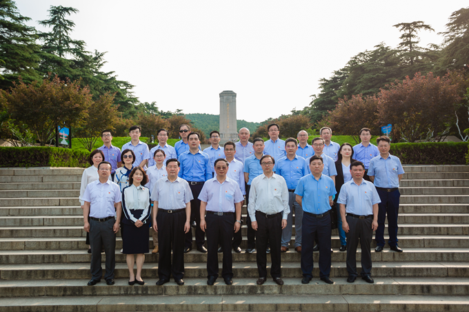 控股集团党委赴徐州开展 “跟着席大大总书记足迹学党史”专题活动4_副本.png